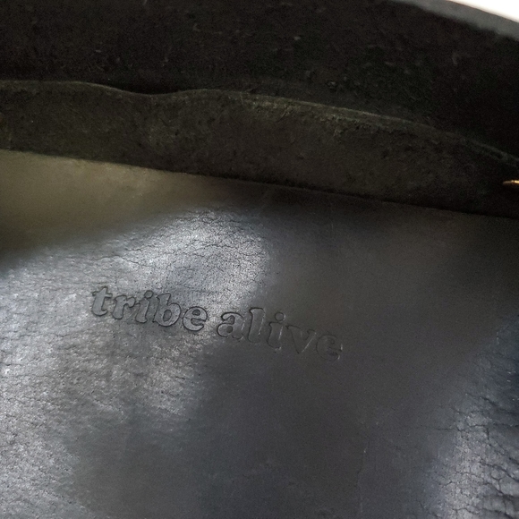 Tribe Alive Lux Black Leather Brass Handle Purse - Picture 6 of 6